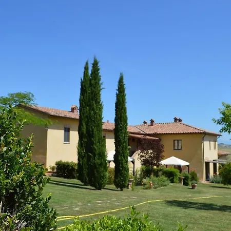 Large With Shared Swimming Pool In Crete Senesi *