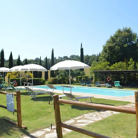 Large With Shared Swimming Pool In Crete Senesi *