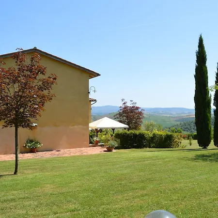 Large With Shared Swimming Pool In Crete Senesi