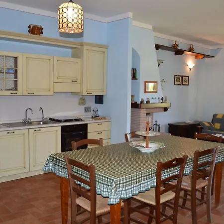 Large With Shared Swimming Pool In Crete Senesi Lejlighed