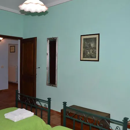 Large With Shared Swimming Pool In Crete Senesi *