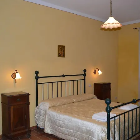 Large With Shared Swimming Pool In Crete Senesi Asciano