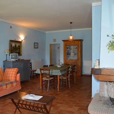 Large With Shared Swimming Pool In Crete Senesi Lejlighed