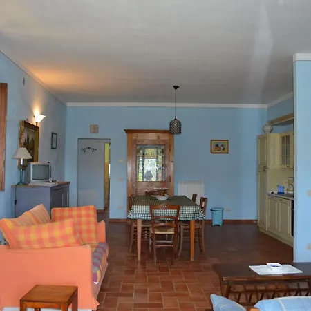 Large With Shared Swimming Pool In Crete Senesi *